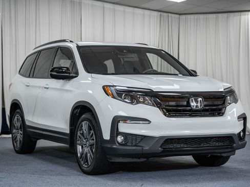 Used 2022 Honda Pilot Sport image 1