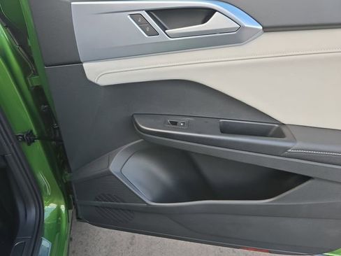 New 2026 Volkswagen Taos SE AWD/4WD image 20