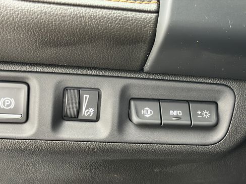 Used 2023 GMC Acadia AT4 w/ Technology Package AWD/4WD image 28