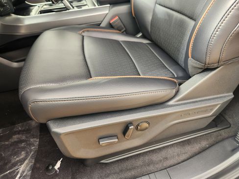 New 2025 Ford F150 Lariat w/ Equipment Group 501A Mid image 17