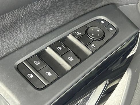Used 2024 Nissan Pathfinder SV w/ SV Premium Package AWD/4WD image 35