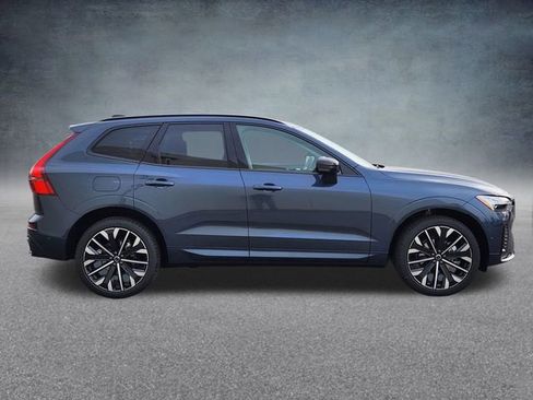 New 2026 Volvo XC60 B5 Ultra w/ Climate Package image 8