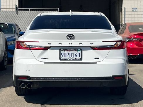 Used 2025 Toyota Camry SE FWD image 7