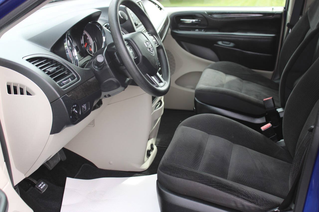 Used 2018 Dodge Grand Caravan FWD image 6