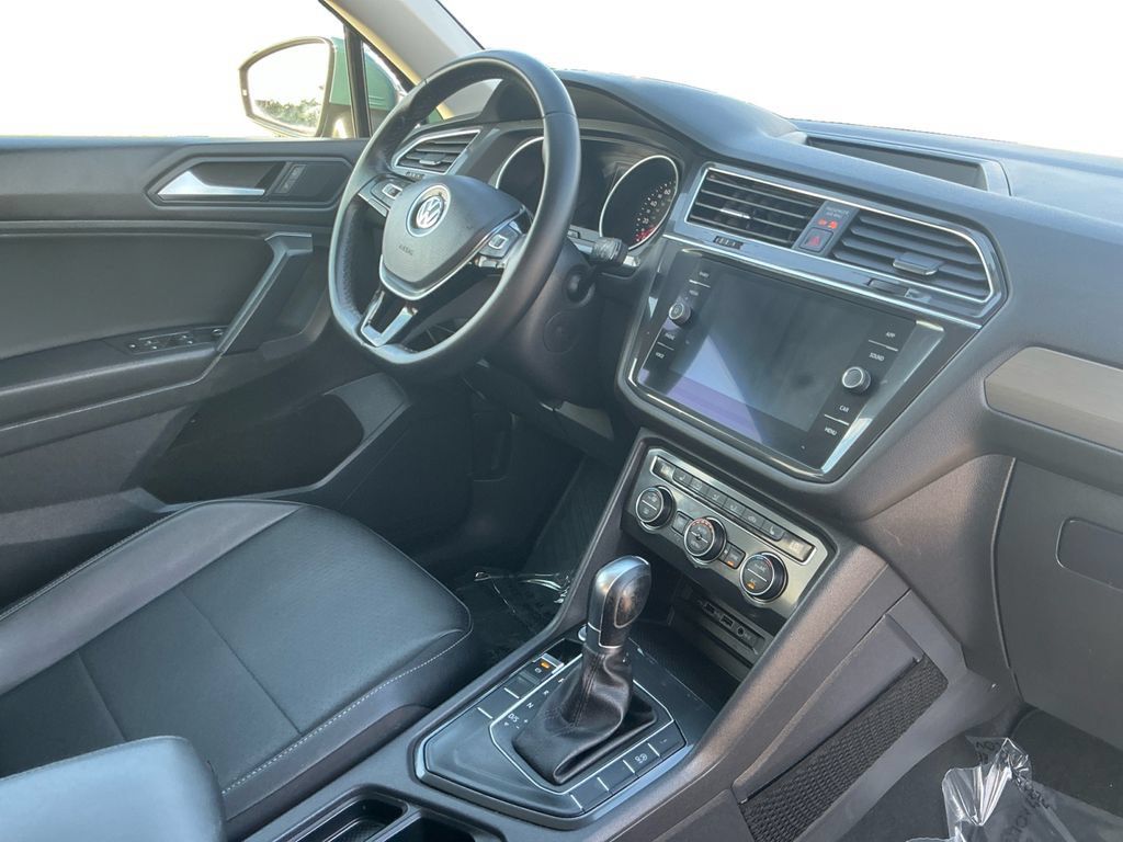 Used 2019 Volkswagen Tiguan SE FWD image 16