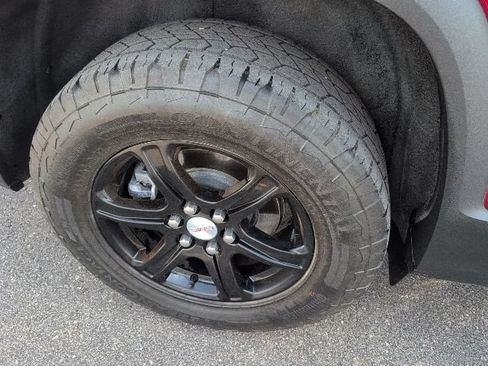 Used 2023 GMC Acadia AT4 w/ Technology Package AWD/4WD image 13