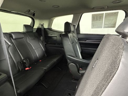Used 2025 Kia Telluride S image 13