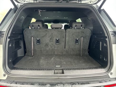 Used 2024 Chevrolet Traverse LT image 13