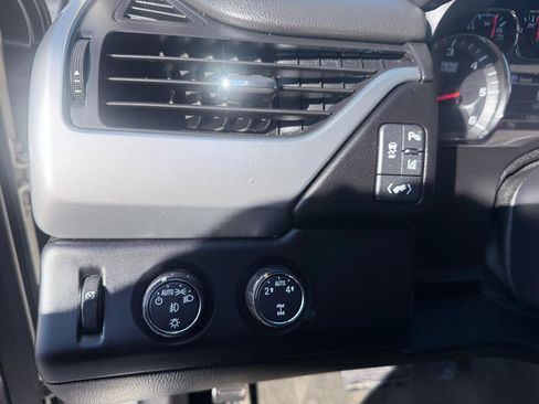 Used 2015 Chevrolet Suburban LTZ AWD/4WD image 25