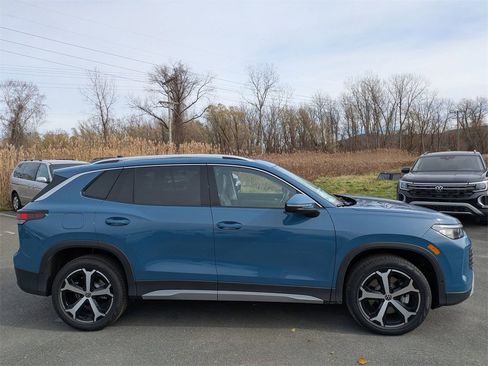 New 2026 Volkswagen Tiguan SE image 2