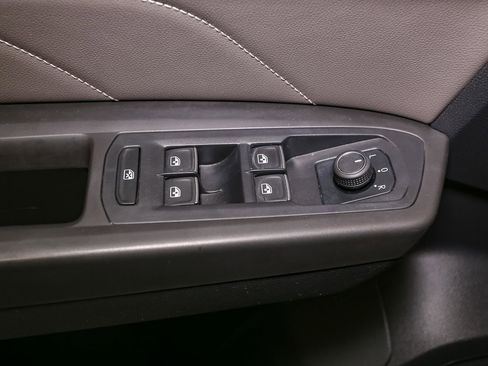 Certified 2023 Volkswagen Atlas Cross Sport SE AWD/4WD image 39