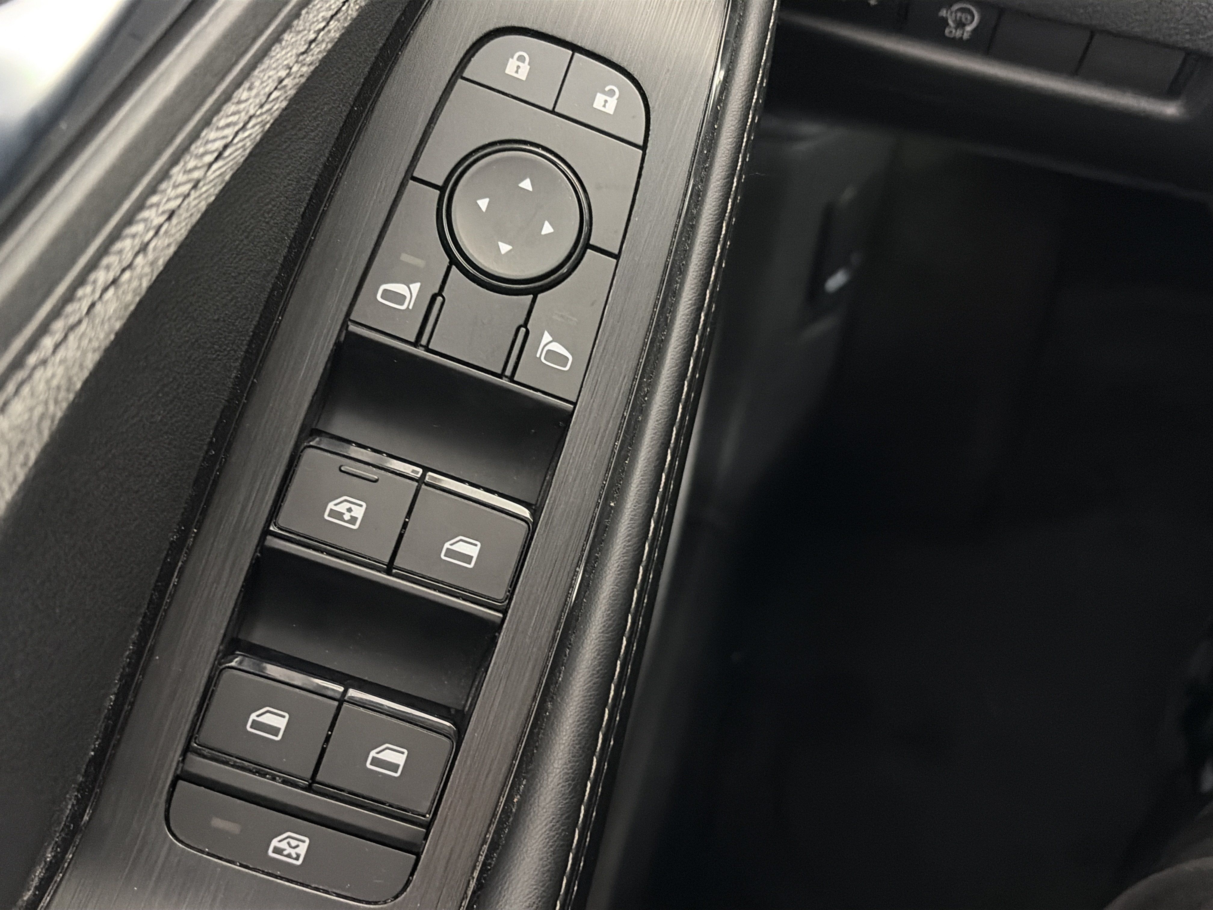 Certified 2023 Nissan Rogue SV AWD/4WD image 26