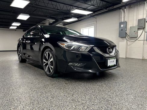 Used 2016 Nissan Maxima Platinum image 2
