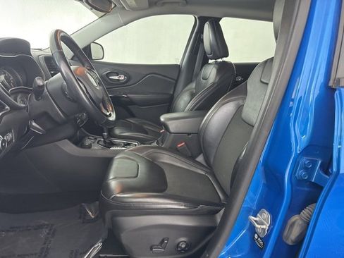 Used 2021 Jeep Cherokee Latitude Plus image 21