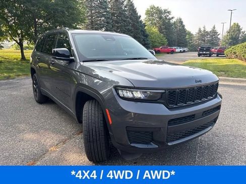 Used 2024 Jeep Grand Cherokee L Altitude AWD/4WD image 2