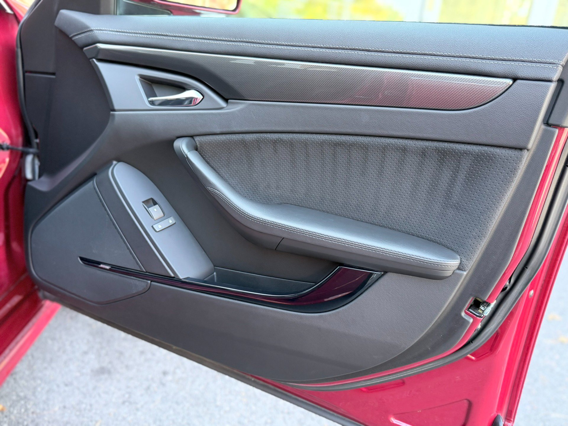 Used 2011 Cadillac CTS V RWD image 38