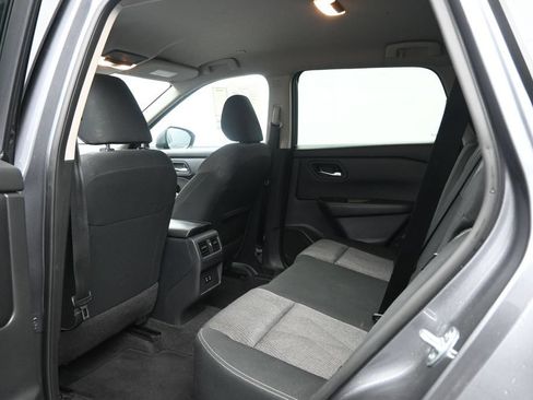 Used 2024 Nissan Rogue SV FWD image 25
