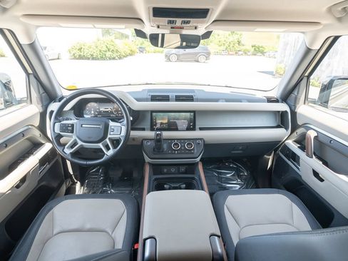 Used 2024 Land Rover Defender 110 X-Dynamic SE AWD/4WD image 17