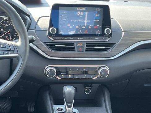 Used 2025 Nissan Altima 2.5 SV FWD image 15