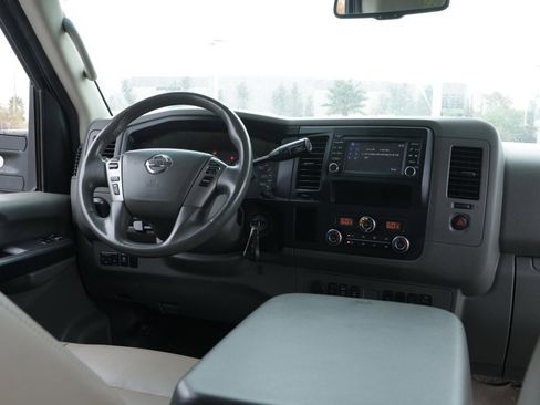 Used 2016 Nissan NV 3500 SL image 25