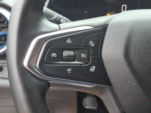 Used 2024 Chevrolet Trax LT w/ LT Convenience Package FWD image 16