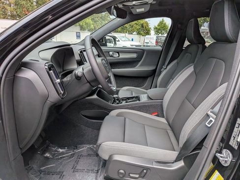 New 2026 Volvo EX40 Plus w/ Climate Package image 4