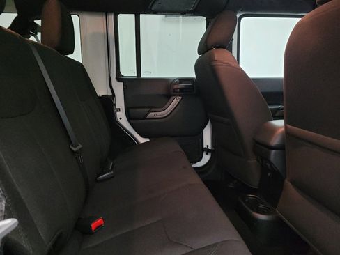 Used 2018 Jeep Wrangler Unlimited Sport image 19