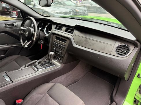 Used 2013 Ford Mustang Coupe RWD image 21