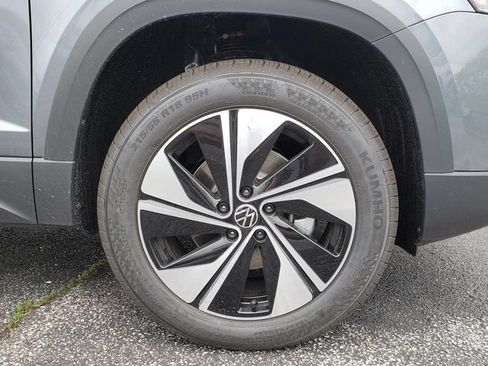 New 2026 Volkswagen Taos SE AWD/4WD image 12
