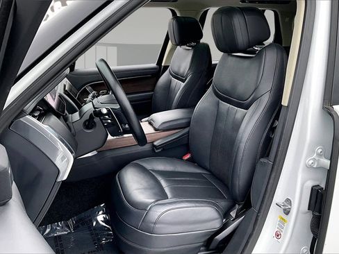 Used 2023 Land Rover Range Rover SE image 19