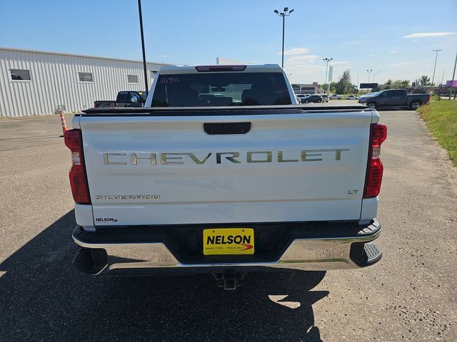 Used 2022 Chevrolet Silverado 1500 LT AWD/4WD image 4