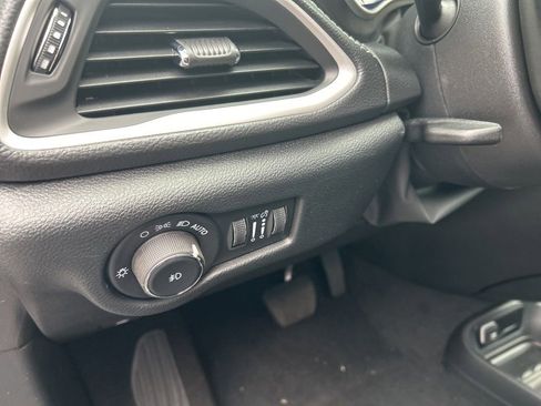 New 2026 Chrysler Pacifica Select image 15