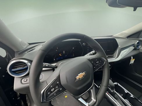 New 2025 Chevrolet Trax LT w/ LT Convenience Package image 10