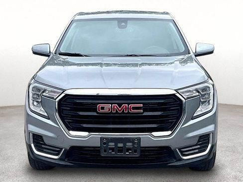 Used 2024 GMC Terrain SLE FWD image 4
