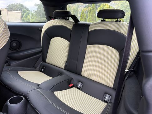 Used 2023 MINI Cooper SE FWD image 9