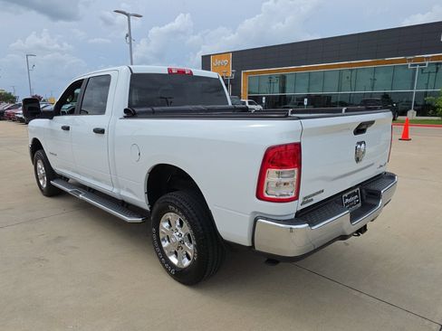 Used 2024 RAM 2500 Big Horn AWD/4WD image 3