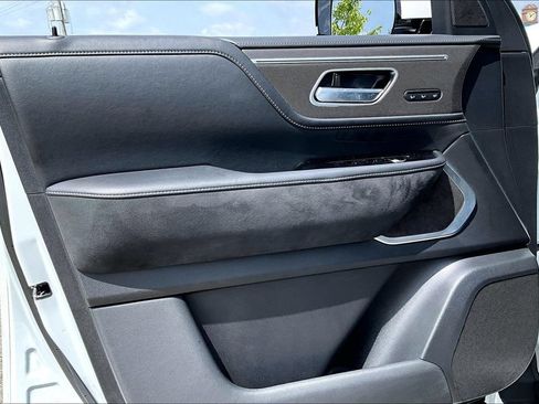 Certified 2025 INFINITI QX80 Luxe AWD/4WD image 14