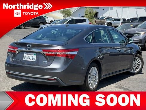 Used 2015 Toyota Avalon XLE Premium w/ Preferred Accessory Package FWD image 4