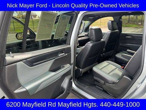 Used 2024 GMC Acadia AT4 w/ Luxury Package image 21