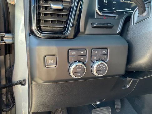 Used 2024 GMC Sierra 2500 AT4 w/ AT4 Premium Plus Package image 10