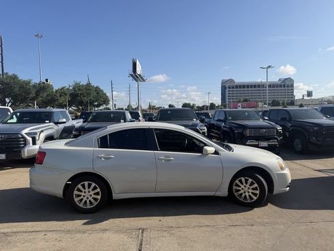 Used 2009 Mitsubishi Galant ES FWD image 4
