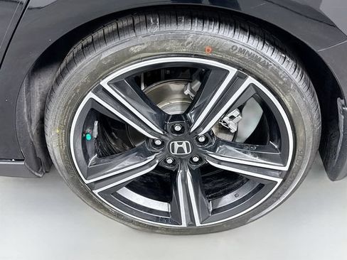 Used 2025 Honda Accord Sport image 31