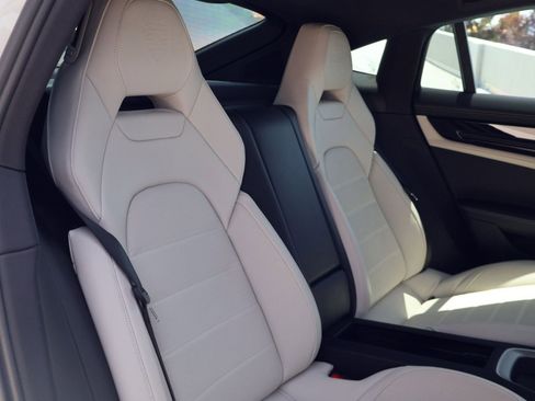 Certified 2025 Porsche Panamera 4 w/ Premium Package AWD/4WD image 23