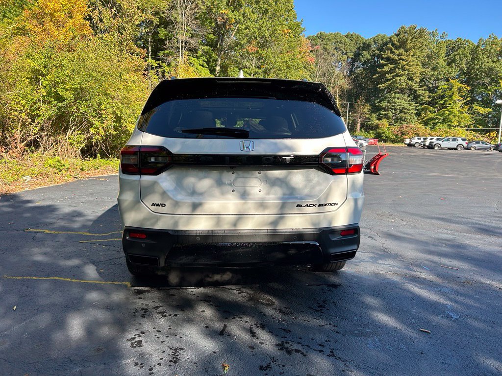 New 2026 Honda Pilot Black Edition image 4