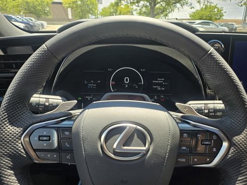 New 2026 Lexus TX 500h AWD image 11