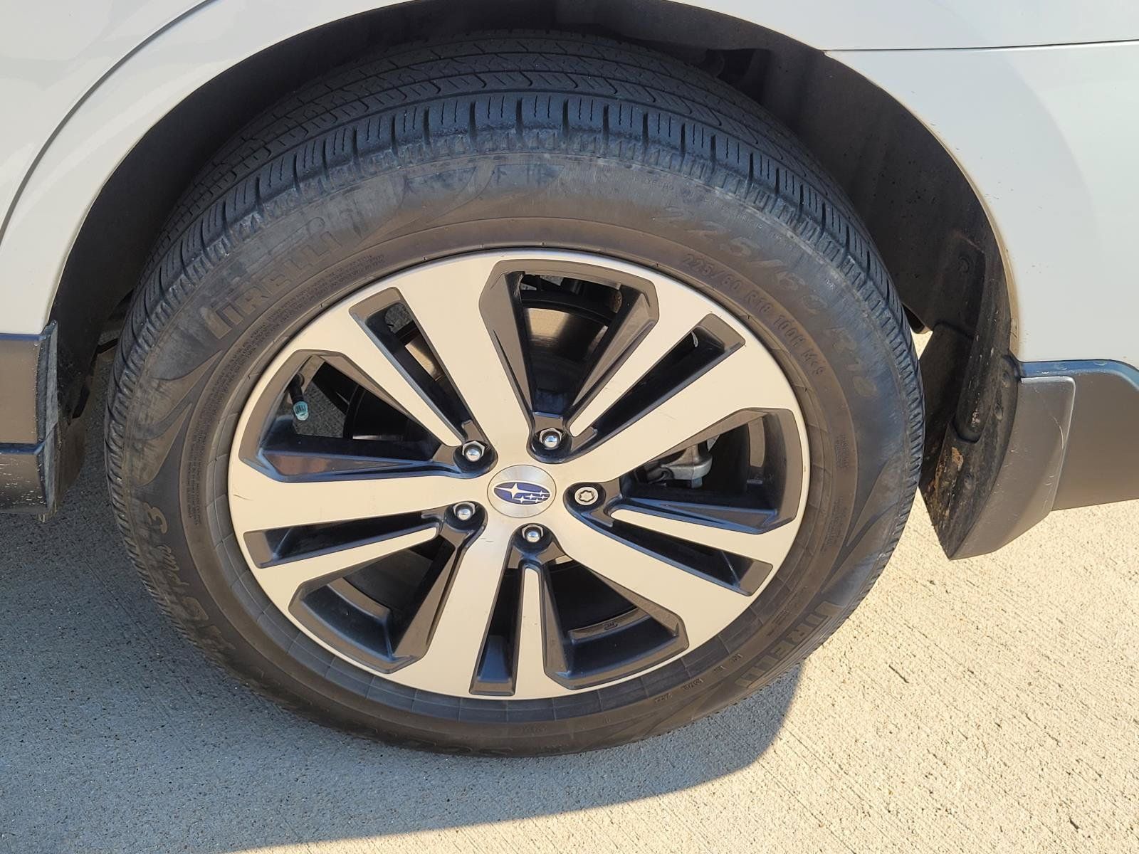 Used 2019 Subaru Outback 3.6R Limited AWD/4WD image 2