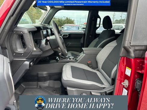 New 2025 Ford Bronco 4-Door image 7