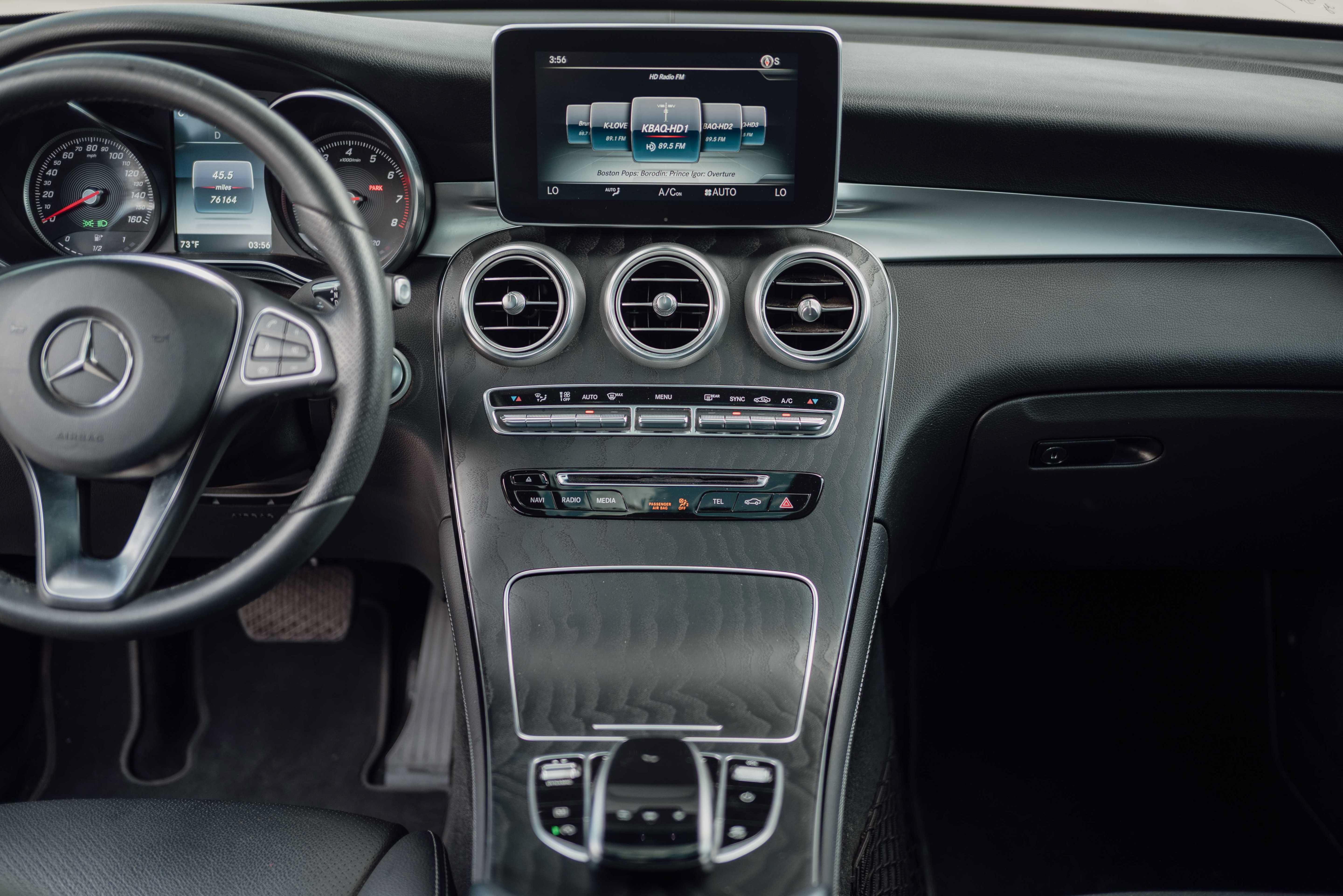 Used 2017 Mercedes-Benz GLC 300 w/ Premium 2 Package image 8