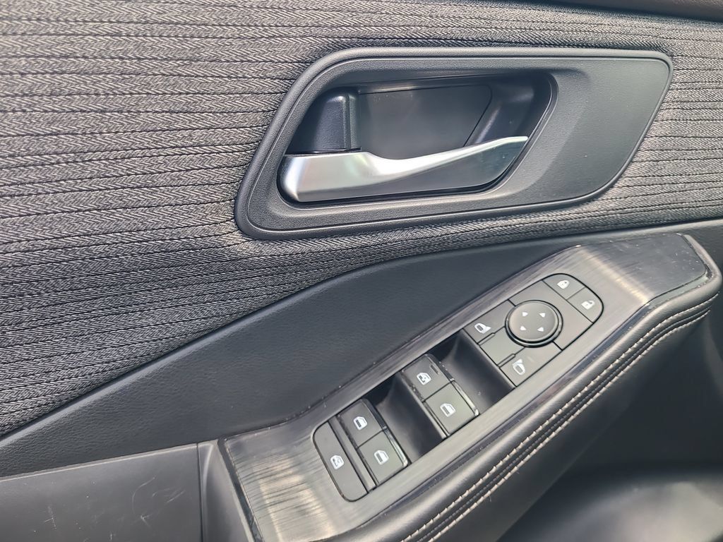 Certified 2021 Nissan Rogue SV FWD image 22