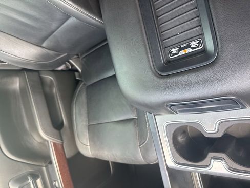Used 2017 GMC Sierra 1500 SLT w/ SLT Premium Package AWD/4WD image 14
